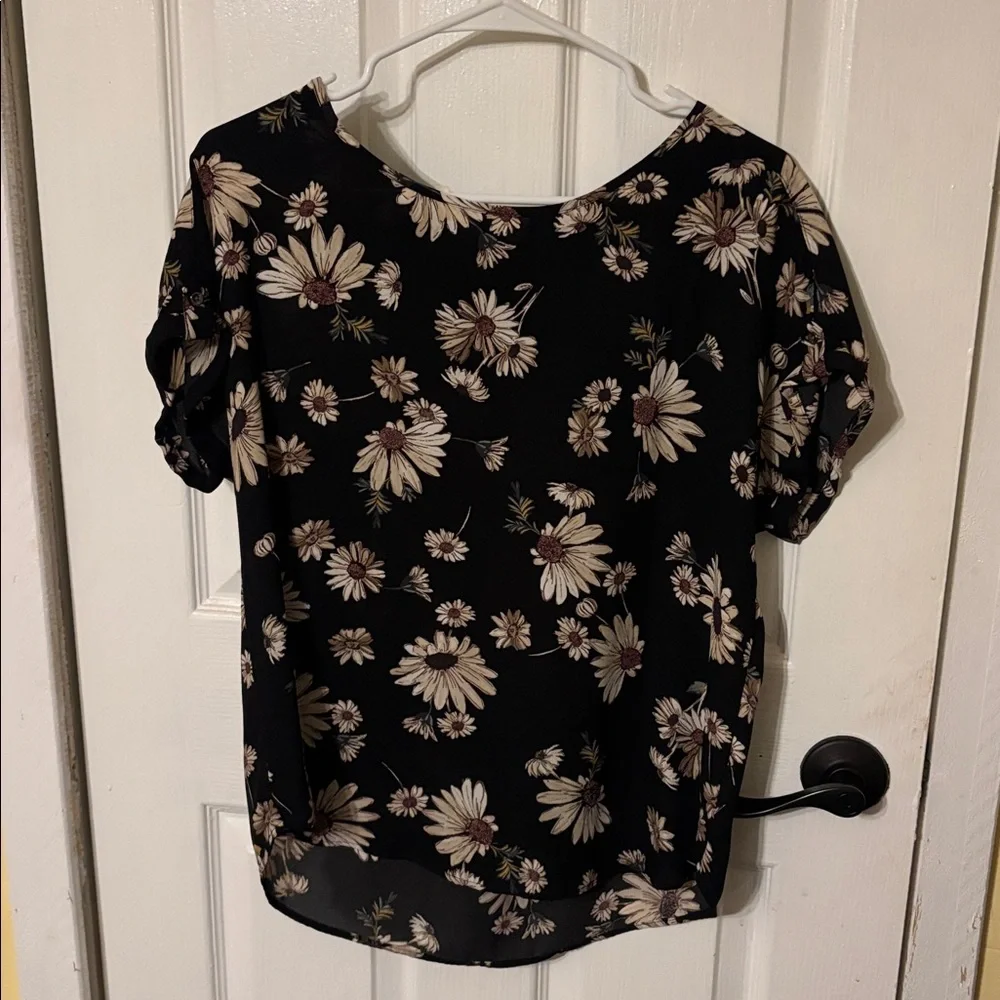 Lot of Maurice’s work wear tops all M except black top is small - Picture 9 of 10